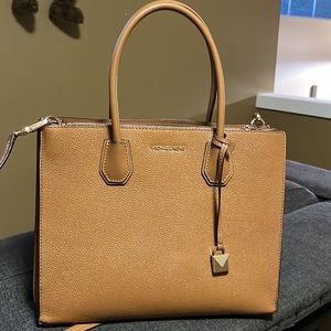 Michael Kors Mercer Large Crossbody Leather Handbag Tote Purse